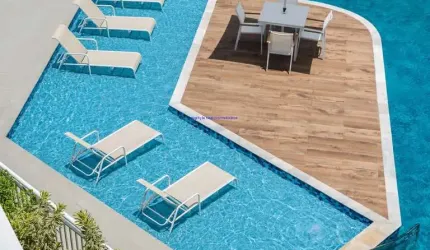 Studio MOBILIADO 37m², 01 dormitório, 01 banheiro e 01 vaga na garagem.  Condomínio com portaria, segurança 24hrs, piscina, academia e salão de festa