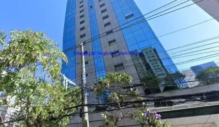 Conjunto Comercial 98m², 02 banheiros e 03 vagas na garagem.  Condomínio com recepção e segurança 24hrs.  Excelente localização