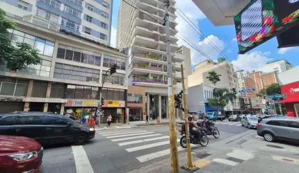Loja  186,49m² e 02 banheiros.  Excelente localização á 7 minutos andando para a estação do metrô Consolação; Entre as Ruas Fernando de Albuquerque, B