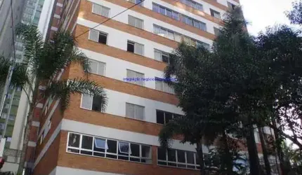 Apartamento 100m², 02 dormitórios (sendo 01 suíte), 02 banheiros e 02 vagas de garagem.  Condomínio com portaria, salão de festa, academia