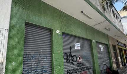 Loja 84,65m² e 02 banheiros.  Excelente localização, á 10 minutos andando para a estação do metrô Santa Cecilia; Entre as Ruas Conselheiro Nebias