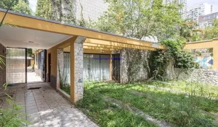 Sobrado 237 m², 02 dormitórios (sendo 01 suíte ), 02 banheiros e 04 vagas  de garagem.  Excelente localização