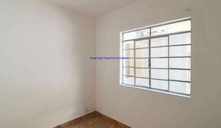 Apartamento 104m², 01 dormitório e 01 banheiro.  Condomínio com portaria.  Excelente localização entre as Ruas Piracuama, Apinajes e Ministro Gastão