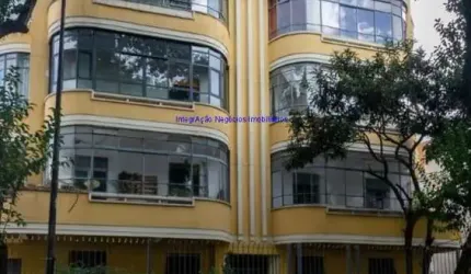 Apartamento 87m², 03 dormitórios, 02 banheiros e 01 vaga na garagem.    Condomínio com portaria e segurança.   Excelente localização