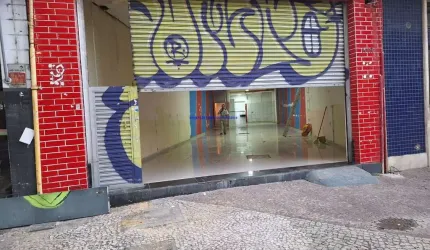 Loja 340m² , 06 banheiros,  fumodromo e área aberta.  Excelente localização, a 08 minutos andando para  estação do metrô Republica;