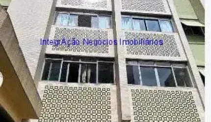 Apartamento 88m², 03 dormitórios e 02 banheiros.  Condomínio com portaria e segurança.  Excelente localização