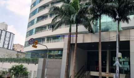 Conjunto Comercial 38m², 01 banheiro e 01 vaga na garagem.    Condomínio com recepção e segurança.  Excelente localização