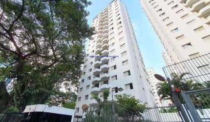 Apartamento 55m², 02 dormitórios, 02 banheiros e 01 vaga na garagem.  Condomínio com portaria 24hrs e jardim.  Excelente localização á 10 minutos anda