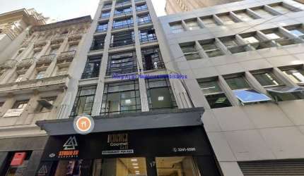 Conjunto comercial  170m² e 02 banheiros.  Condomínio com portaria e segurança.  Excelente localização á 3 minutos andando para a estação do metrô
