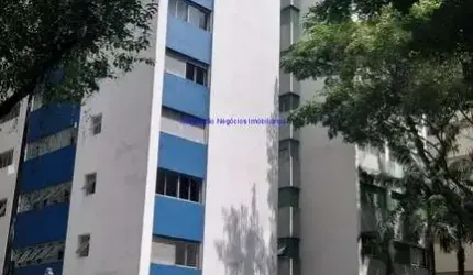 Apartamento 105m², 03 dormitórios (sendo 01 suíte), 02 banheiros e 01 vaga na garagem.  Condomínio com portaria e segurança.  Excelente localização
