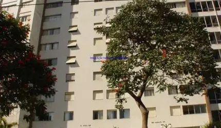 Apartamento amplo de 139m², 03dormitórios (sendo 01 suíte), 03 banheiros e 02 vagas de garagem.  Condomínio com portaria e segurança.  Excelente