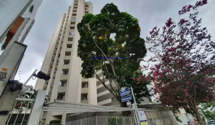 Apartamento Studio 30m², 01 dormitório, 01 banheiro e 01 vaga na garagem.  Condomínio com portaria, segurança 24hrs, piscina, salão de festa, academia