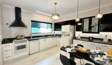 Casa com 4 dormitórios à venda, 358 m² por R$ 1.800.000,00 - Nova Piracicaba - Piracicaba/SP