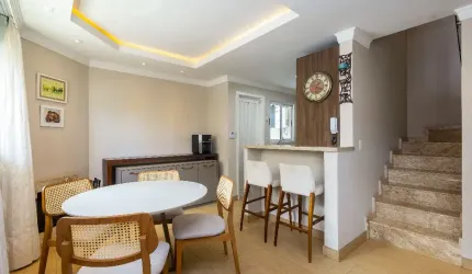 SOBRADO DENTRO DE CONDOMINIO