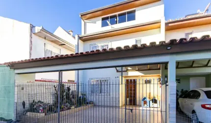 Sobrado com 3 quartos, suíte, 2 vagas, Condomínio Fechado, Bairro Alto - Curitiba