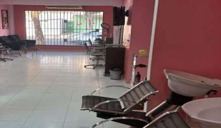 PONTO COMERCIAL NA  TV. 9 DE JANEIRO. ÁREA TOTAL DE 230M². 03 VAGAS DE GARAGEM