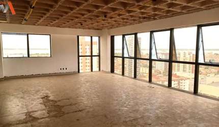 SALAS COMERCIAS  NO BAIRRO DE BATISTA CAMPOS! ÁREA TOTAL DE 303M². VAGAS DE GARAGEM ROTATIVAS.