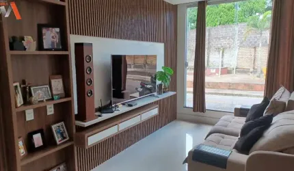 -COP 30 - CASA DE 2 PAVIMENTOS COM 3 QUARTOS SENDO 2 SUÍTES NO CONDOMÍNIO LION VILLE! -ÁREA PRIVATIVA DE 260M². -04 VAGAS DE GARAGEM.