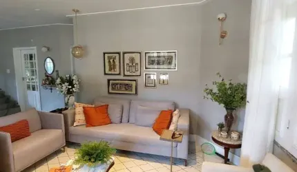 -COP 30 - CASA DE 2 PAVIMENTOS COM 4 SUÍTES + GABINETE NO GREENVILLE 1! -ÁREA PRIVATIVA DE 600M². -02 VAGAS DE GARAGEM. -NASCENTE.
