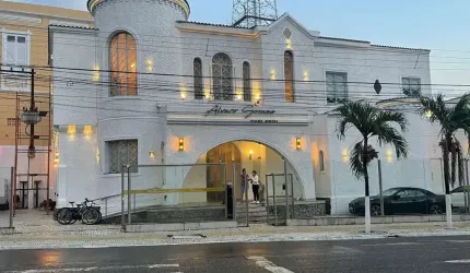 -COP 30 - PRÉDIO COMERCIAL DE 2 PAVIMENTOS COM 6 SALAS NO BAIRRO DE BATISTA CAMPOS! -ÁREA PRIVATIVA DE 650M². -03 VAGAS DE GARAGEM.