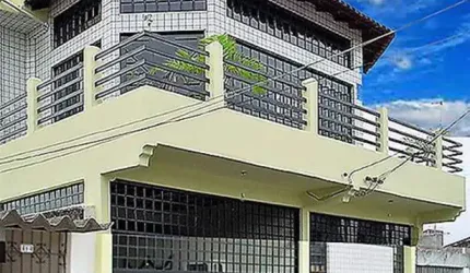 -COP 30 - CASA DE 3 PAVIMENTOS  COM 3 SUÍTES NO PANORAMA  XXI. -02 VAGAS DE GARAGEM. -NASCENTE E POENTE.