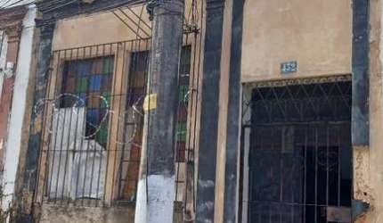 GALPÃO COM EDIFICAÇÃO NA RUA 28 DE SETEMBRO BAIRRO DO REDUTO! ÁREA TOTAL DE 106,06M².