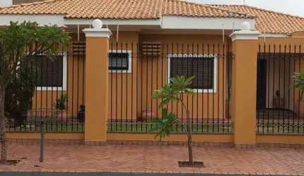 Casa para Venda em Cuiabá, Jardim Independência, 3 dormitórios, 1 suíte, 2 banheiros, 2 vagas