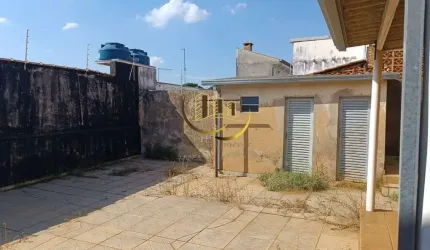 Casa à venda em Americana-SP, bairro Cidade Jardim II: 3 quartos, 2 salas, 1 banheiro, 4 vagas de garagem.