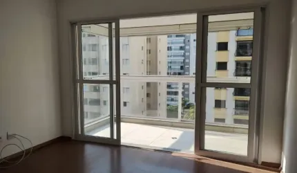 Apartamento seminovo próximo ao Metrô Praça da Árvore