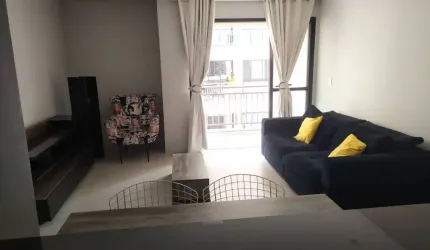 Apartamento na Chácara Inglesa em rua arborizada