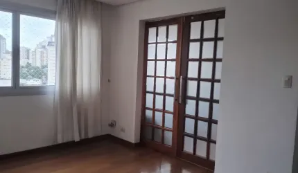 Apartamento reformado com 90 m²