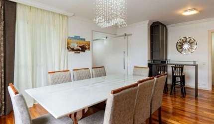 Apartamento à Venda com 3 quartos no Mercês em Curitiba