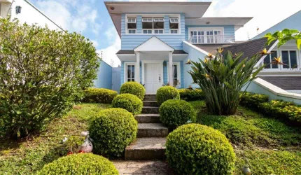 Casa com 5 quartos à venda no São Lourenço em Curitiba