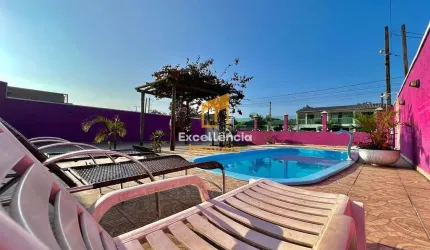 Casa com 4 dormitórios com piscina em Matinhos