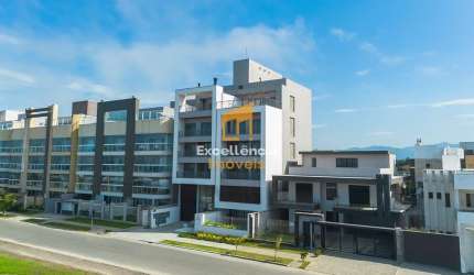 Apartamento novo frente mar