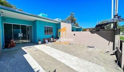 Casa com 2 quartos perto do mar