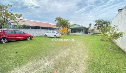 Casa 3 dormitórios amplo terreno perto do mar
