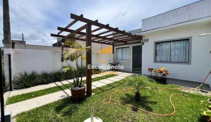 Casa em  Gaivotas perto do mar