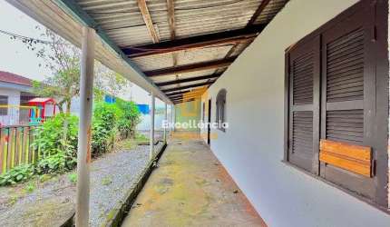 Duas casas a venda em Gaivotas