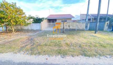 Casa com amplo espaço de terreno no Beltrami
