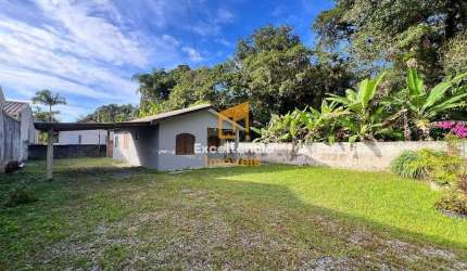 Casa com espaço de terreno em Matinhos PR