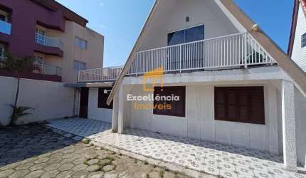 Casa em condomínio na faixa do mar