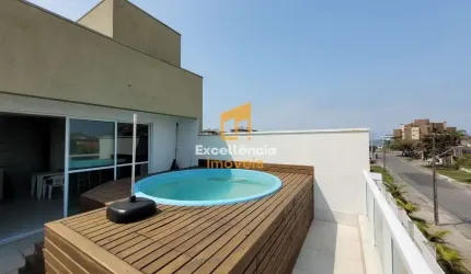 Sobrado com piscina perto do mar