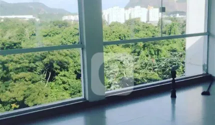 Casa 6 quartos, sendo 3 suítes