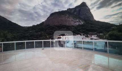 Maravilhosa Cobertura Duplex à venda na Barrinha