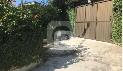 Excelente casa , 6 suites,  piscina, churrasqueira, vista Cristo, sol o  dia inteiro...