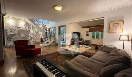 Casa no Humaitá (Excelente Residencial ou Comercial)