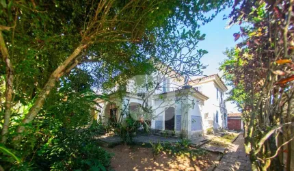 Casa Clássica no Jardim Botânico