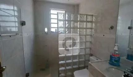 Apartamento com 03 quartos e 94m2 com vaga e condomínio barato.