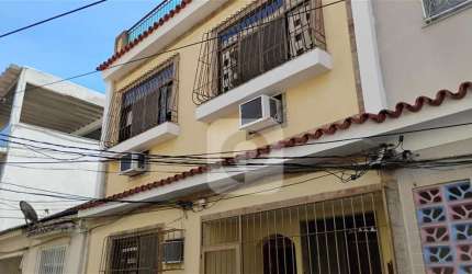 CASA  DE VILA RUA JOSÉ BONIFACIO